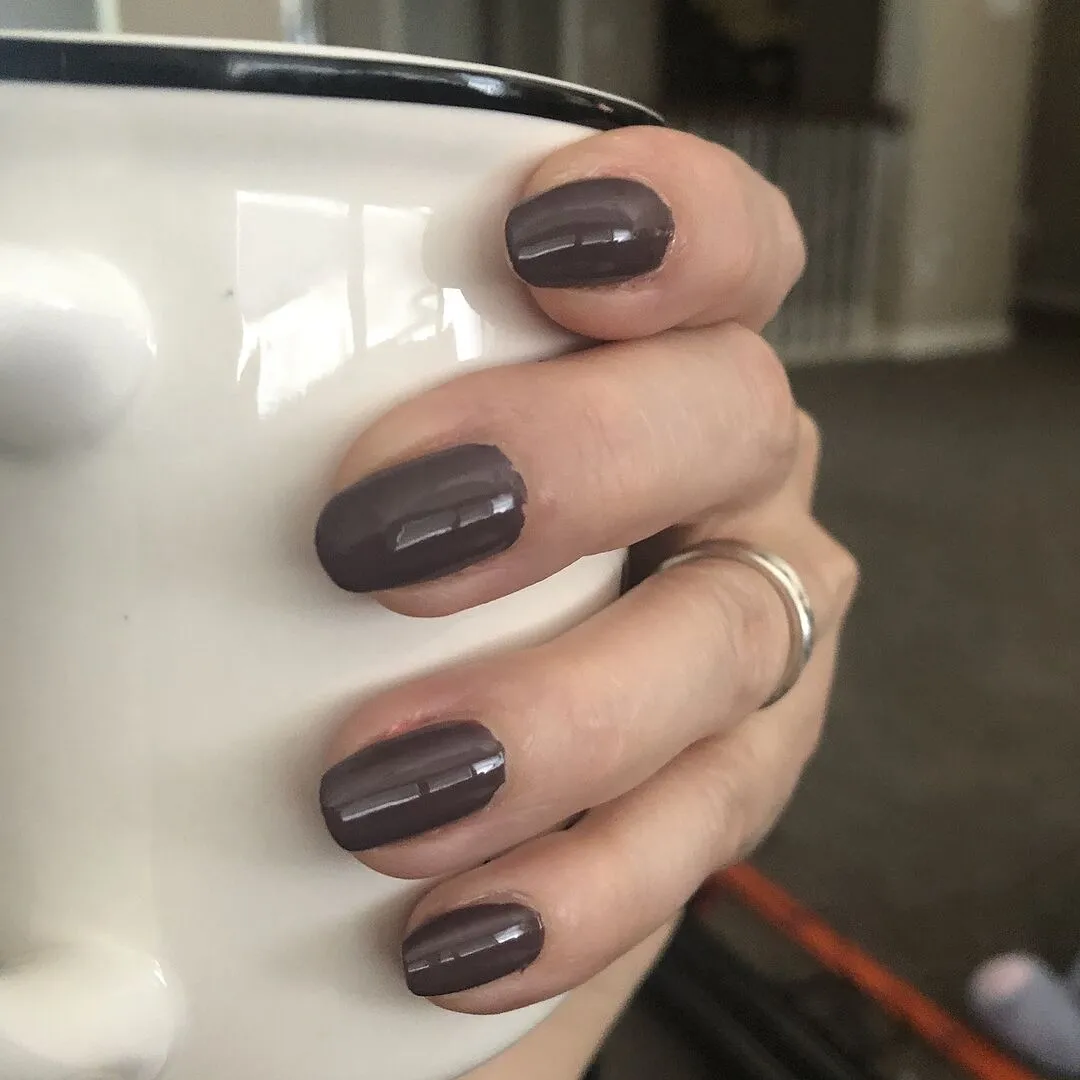 Cirque Colors Terroir nagellack mörk brunlila crème