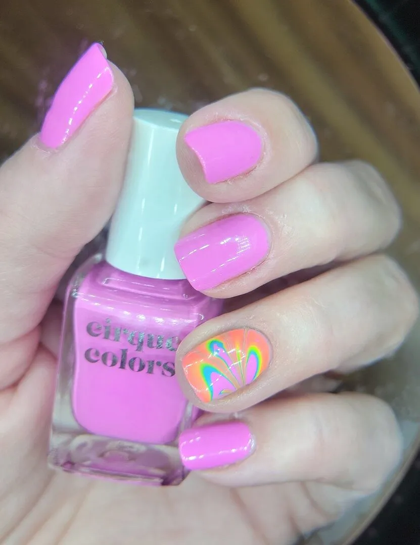 Cirque Colors Socialite neon nagellack rosa-lila crème
