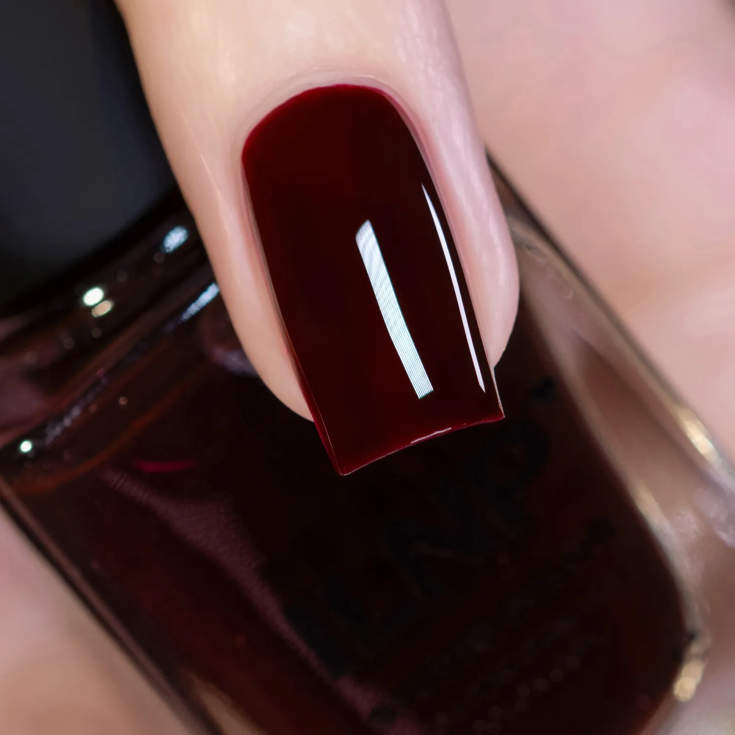 ILNP Dahlia nagellack jelly mörkröd