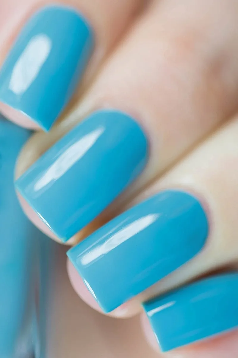Cirque Colors Golightly nagellack ljusblå crème