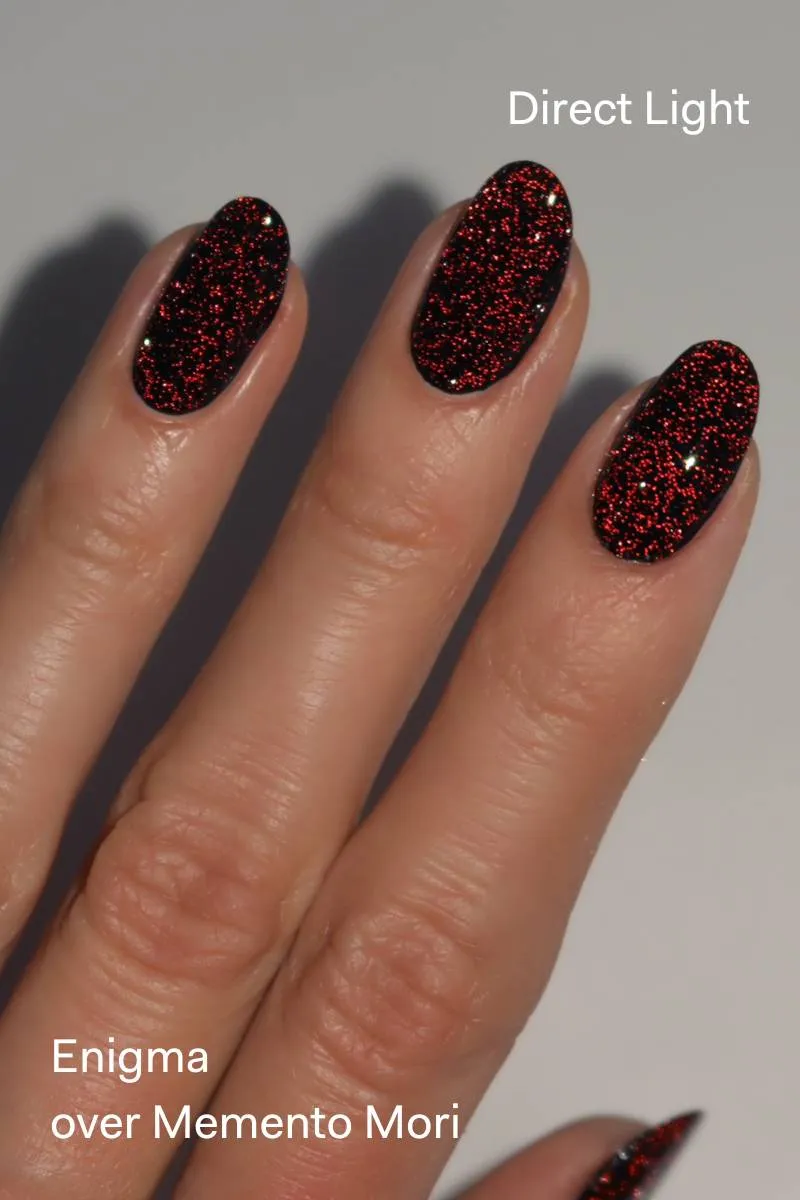 Cirque Colors Enigma nagellack rött glitter topper