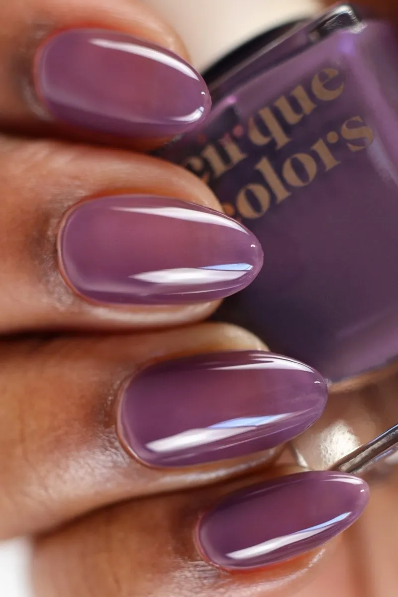 cirque colors açaí jelly nagellack mörklila jelly