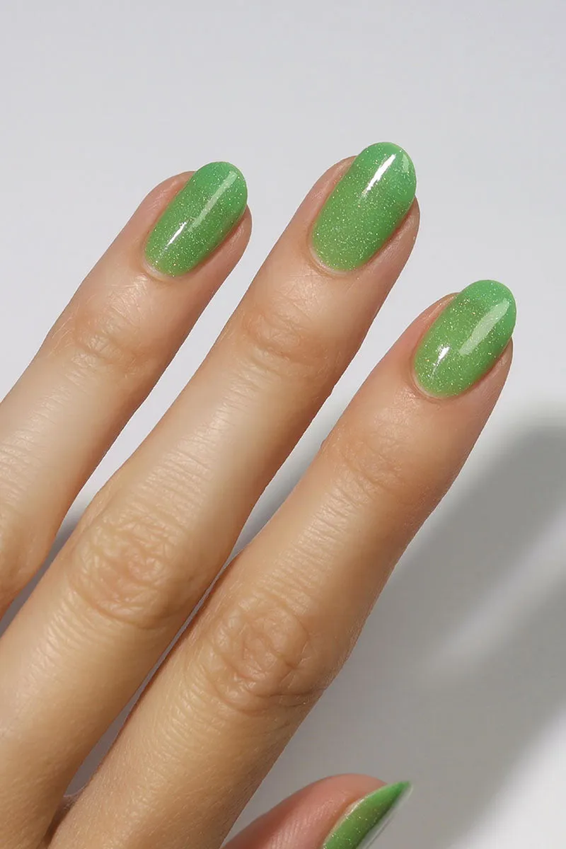 Cirque Colors Magic Meadow nagellack thermal grön