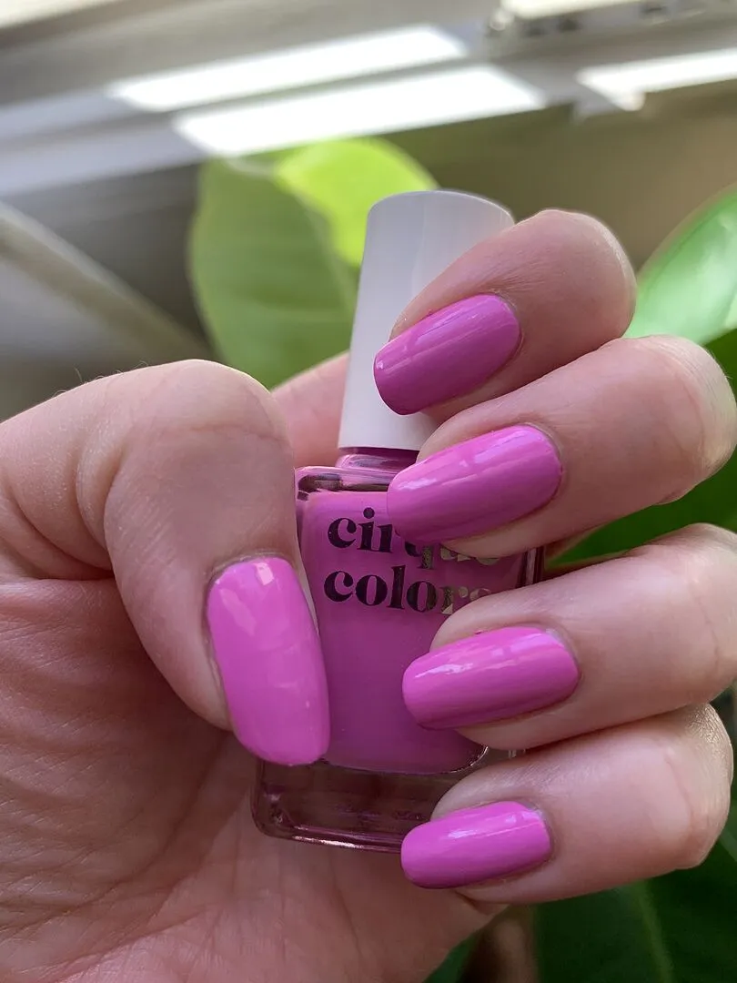 Cirque Colors Socialite neon nagellack rosa-lila crème