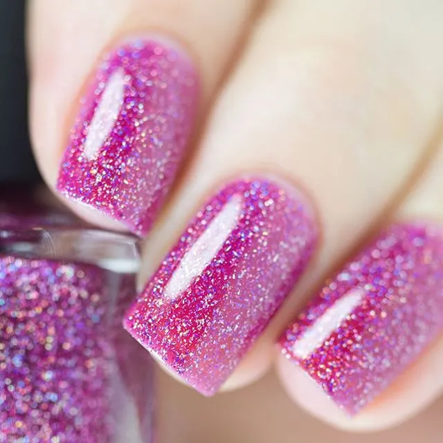 ILNP Valerie nagellack mullbär holografiskt
