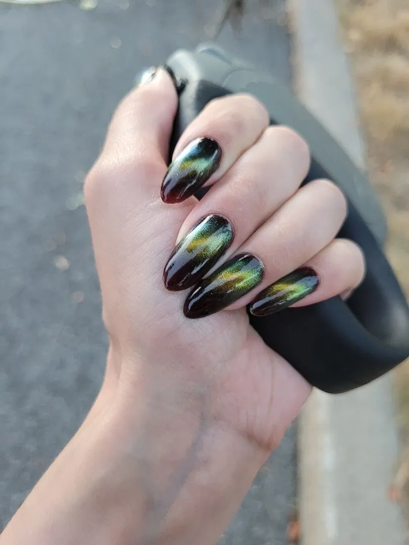 Cirque Colors Delusions of Grandeur nagellack magnetisk röd
