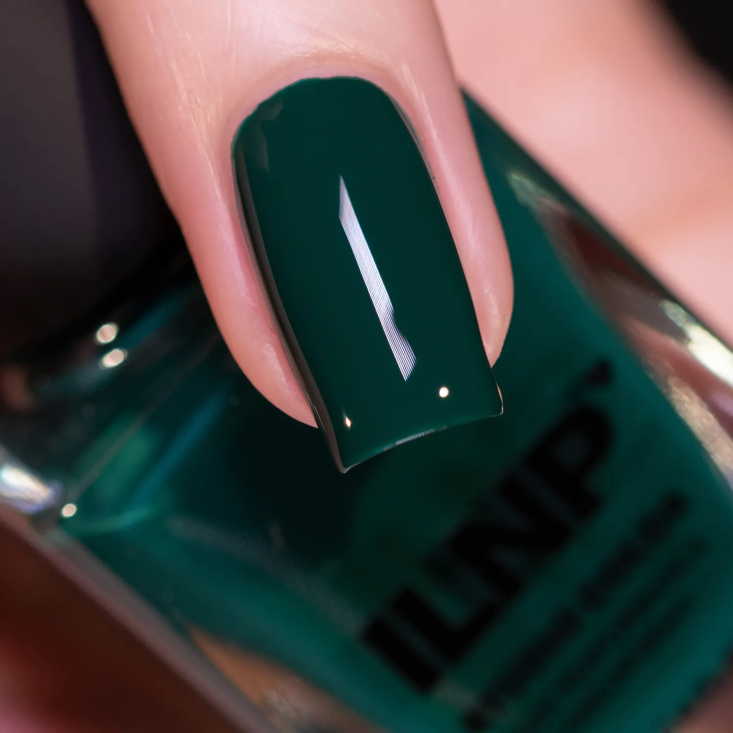 ILNP Studio Color Pine nagellack mörkgrön kräm