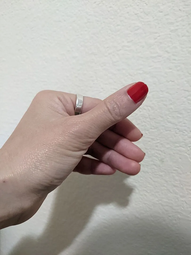 Cirque Colors Toadstool nagellack eldröd crème