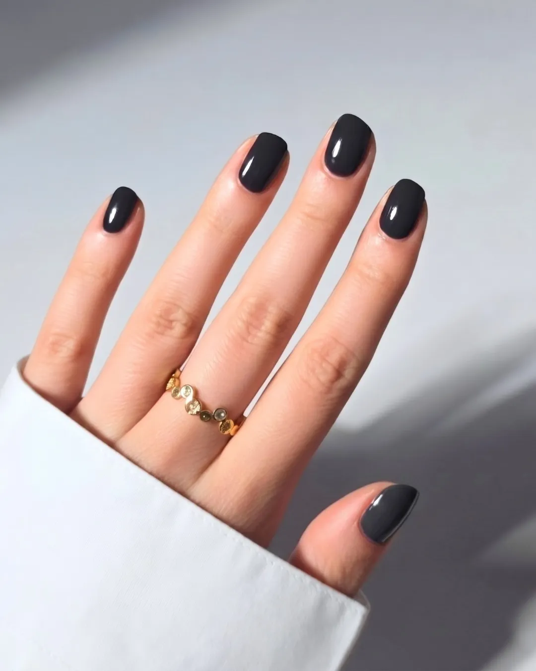 Nailberry Wild At Heart nagellack 14 ml mjuk svart