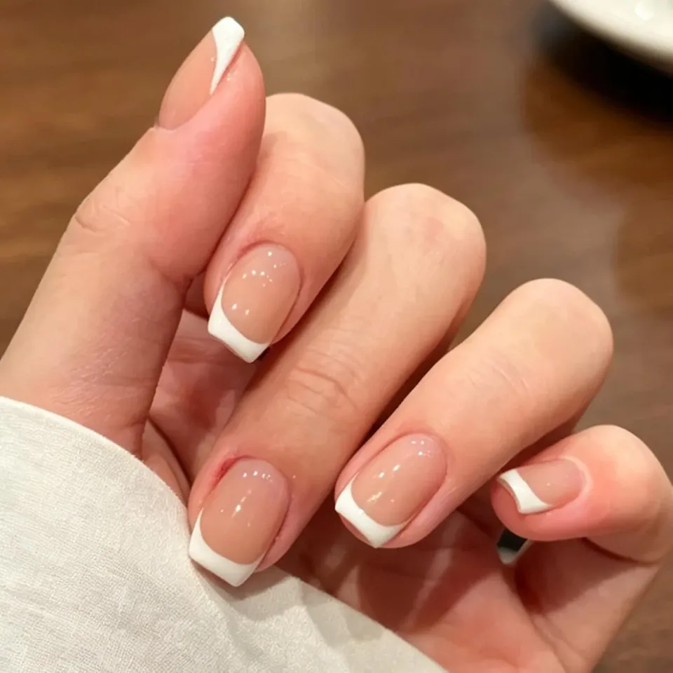 modelones French Tip lösnaglar kort fyrkantig 42-pack