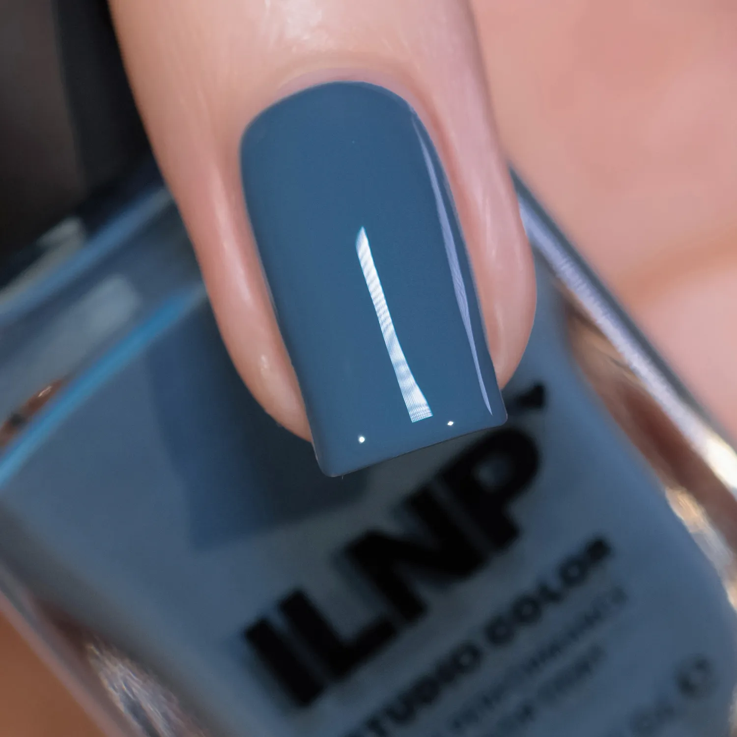 ILNP Studio Color Pullover nagellack stormblå krämig