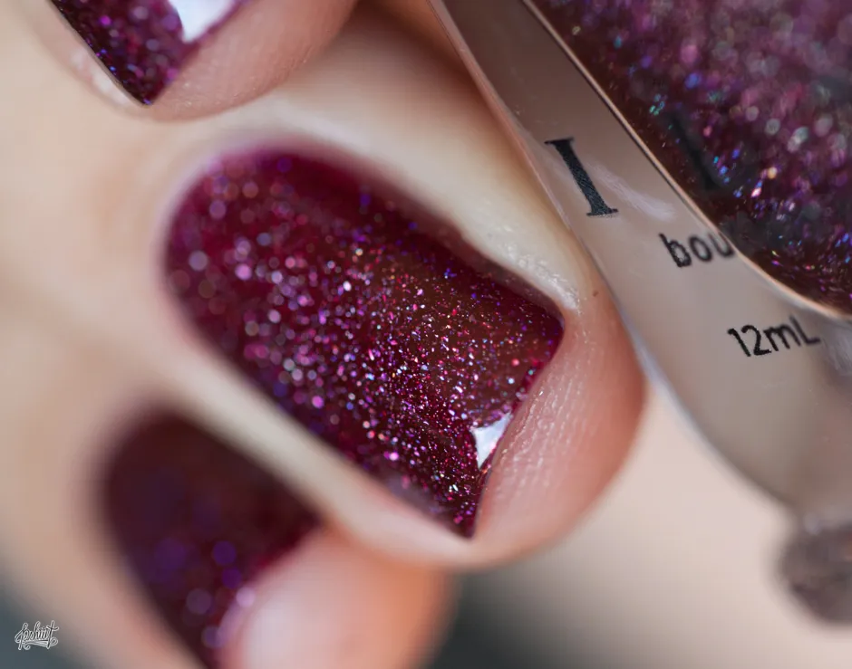 ILNP Diablo nagellack oxblood holografisk