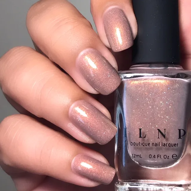 ILNP Quicksand nagellack varm taupe skimmer