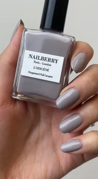 Nailberry Serenity nagellack 14 ml grå täckande