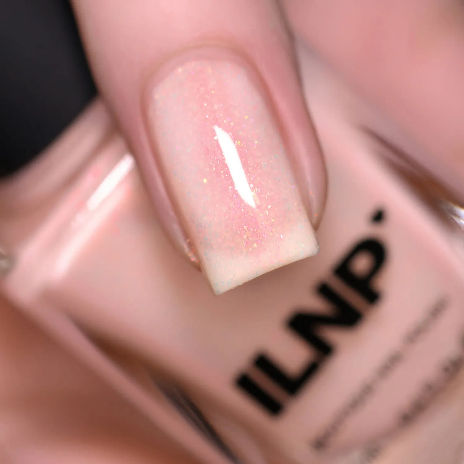 ILNP First Light nagellack persika skimrande