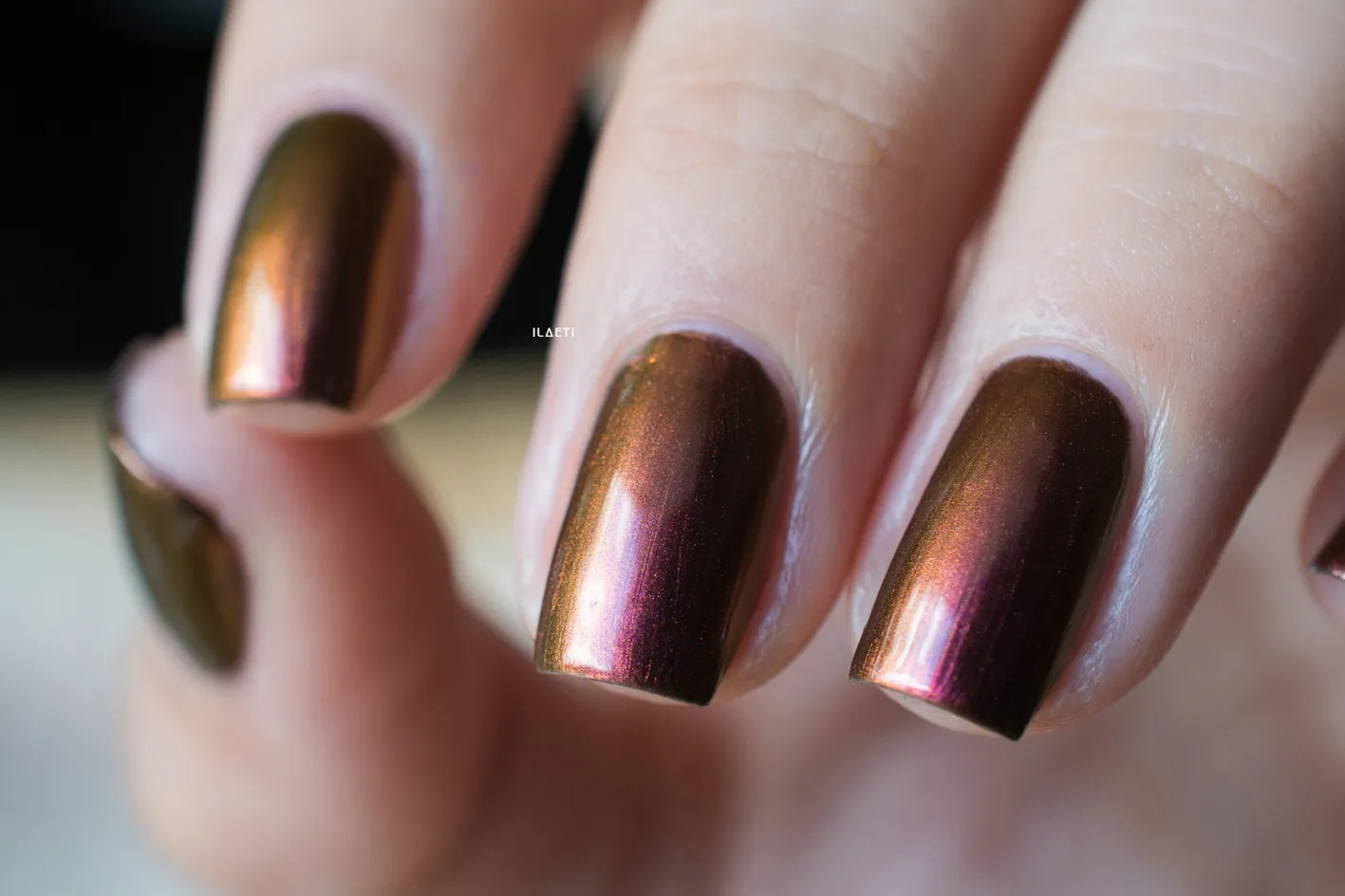 ILNP Greatness nagellack multikromt rödkoppar