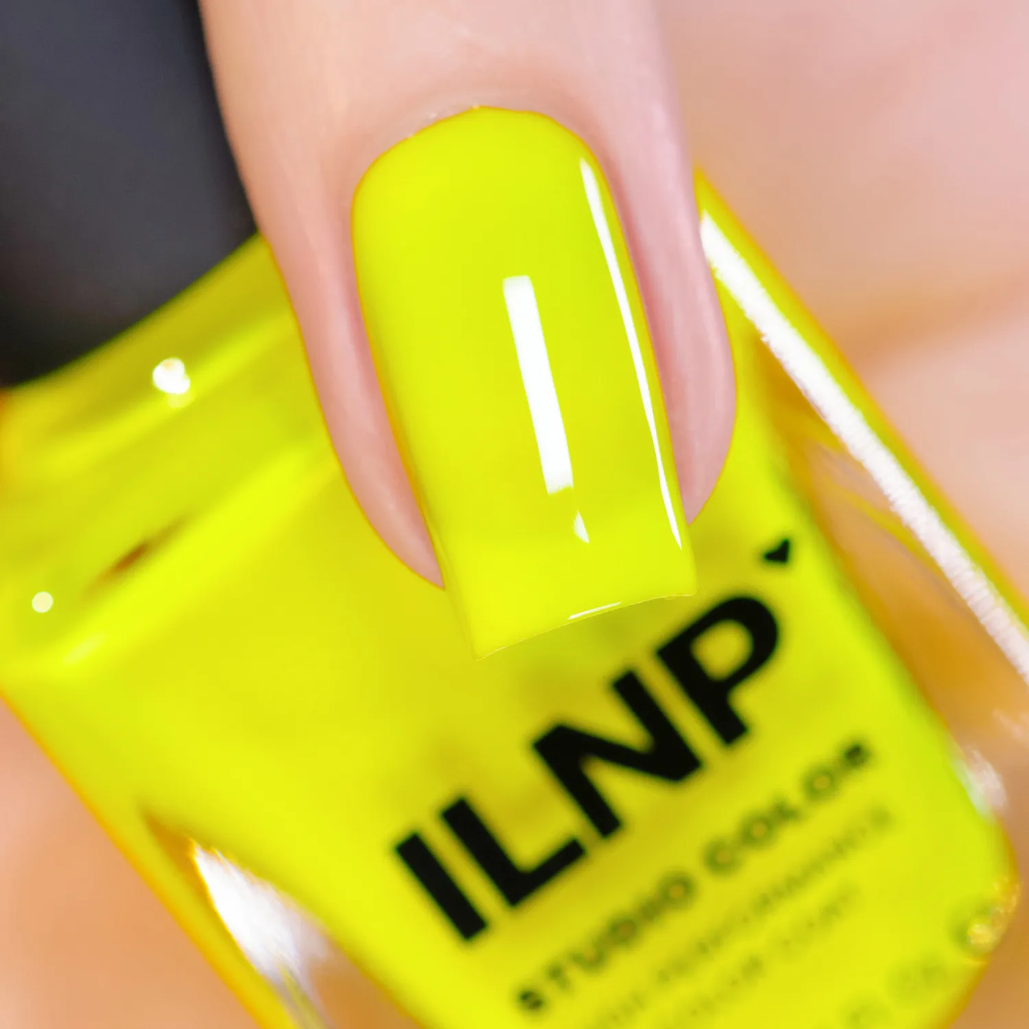 ILNP Sweet Escape Squeeze Me nagellack gul jelly