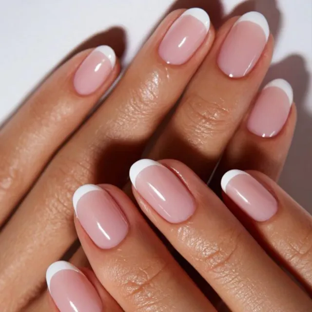 Modelones French Tip Short Oval lösnaglar 64-pack