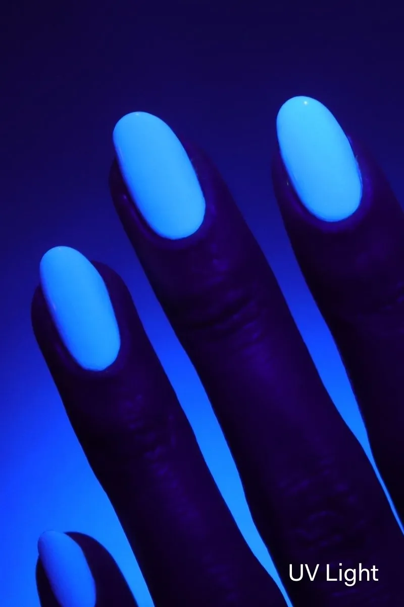 Cirque Colors White Lie nagellack neonvitt kräm