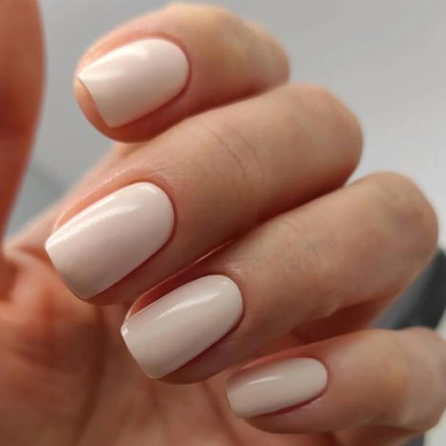 Modelones Milky Cream Nude lösnaglar beige kräm