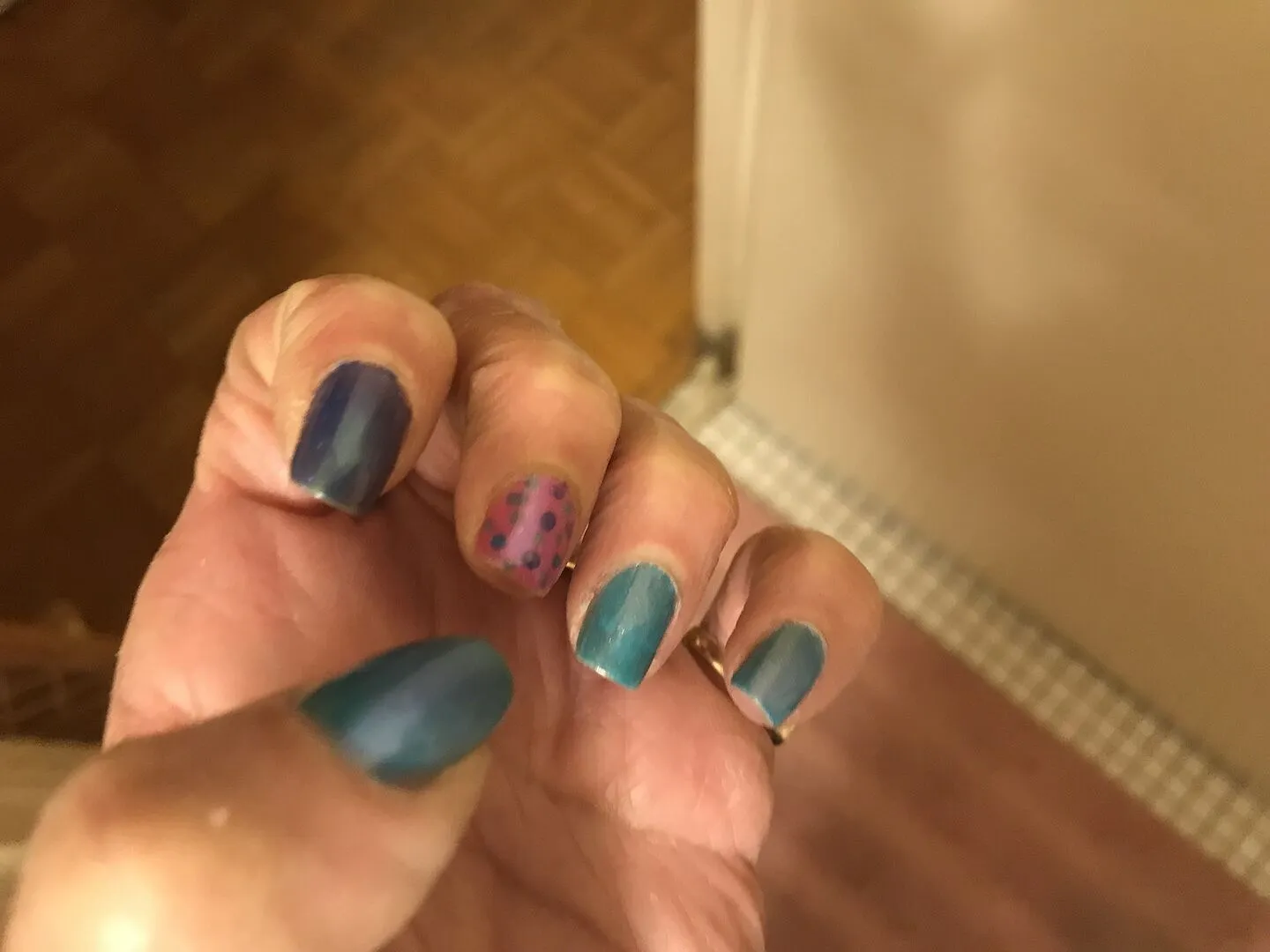 Cirque Colors REM nagellack mörkblå shimmer