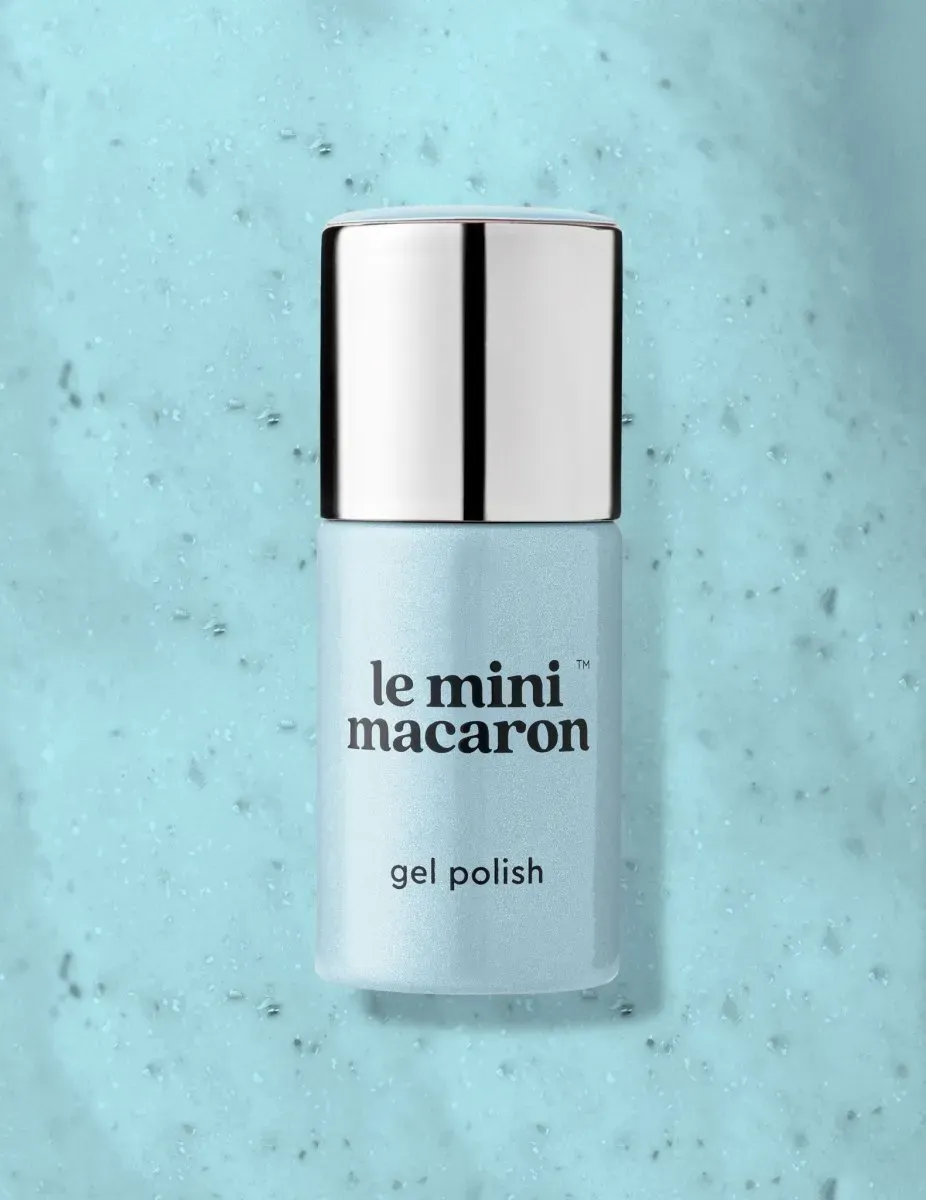 Le Mini Macaron Iced Blue gellack ljusblå shimmer