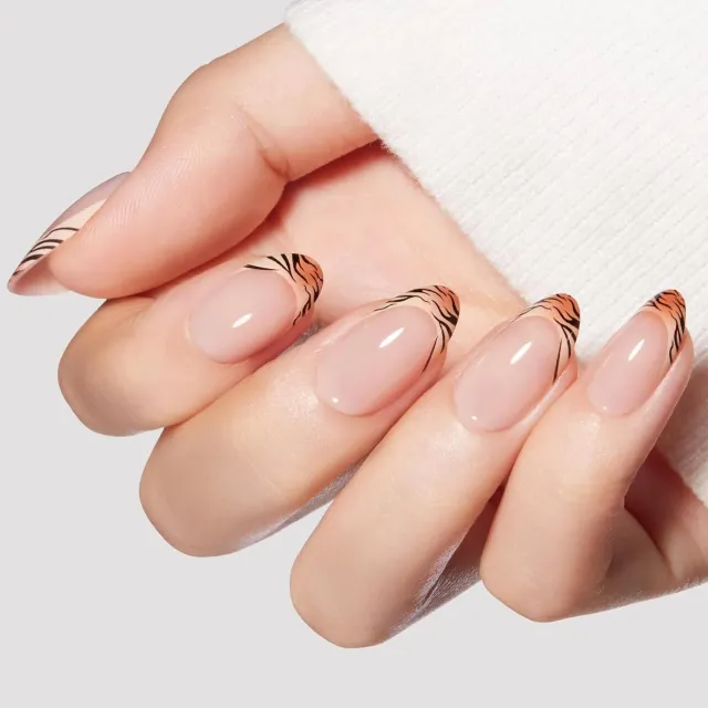 Modelones Zebra French Tip lösnaglar almond 32-pack kort