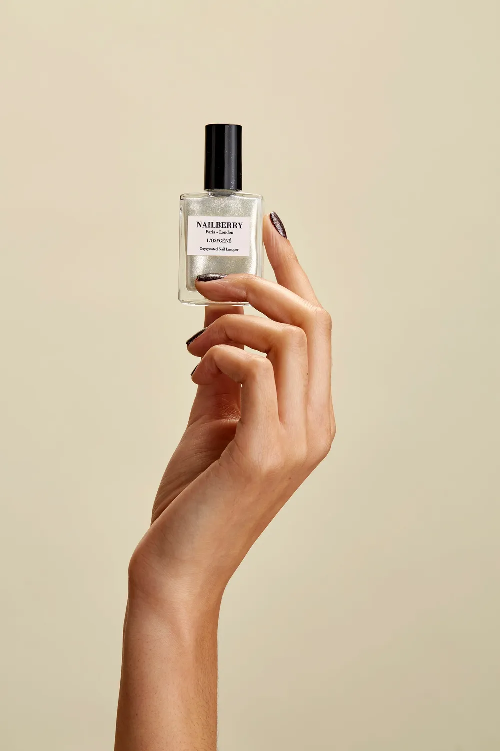 Nailberry Star Dust nagellack 14 ml silvervit skimrande
