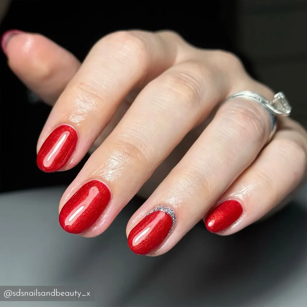 Iz Beauty Pro Colour Steal the Show IZ827 gellack 4g röd shimmer