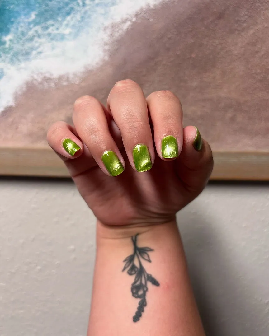cirque colors maypole magnetlack chartreuse silver