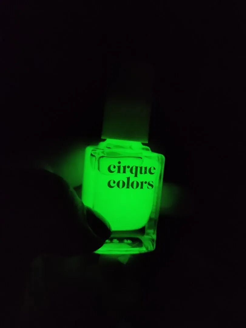 Cirque Colors Phantom Glow topplack självlysande grön
