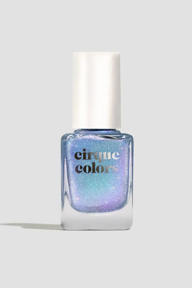 Cirque Colors Unrequited Love nagellack sheer blå shimmer