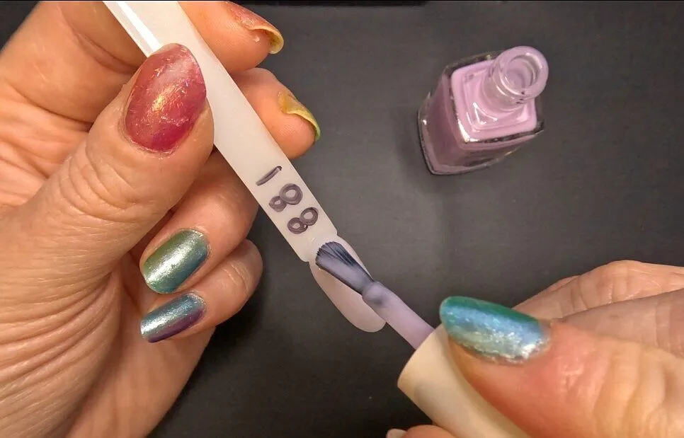Cirque Colors Lavender Sky nagellack sheer lila
