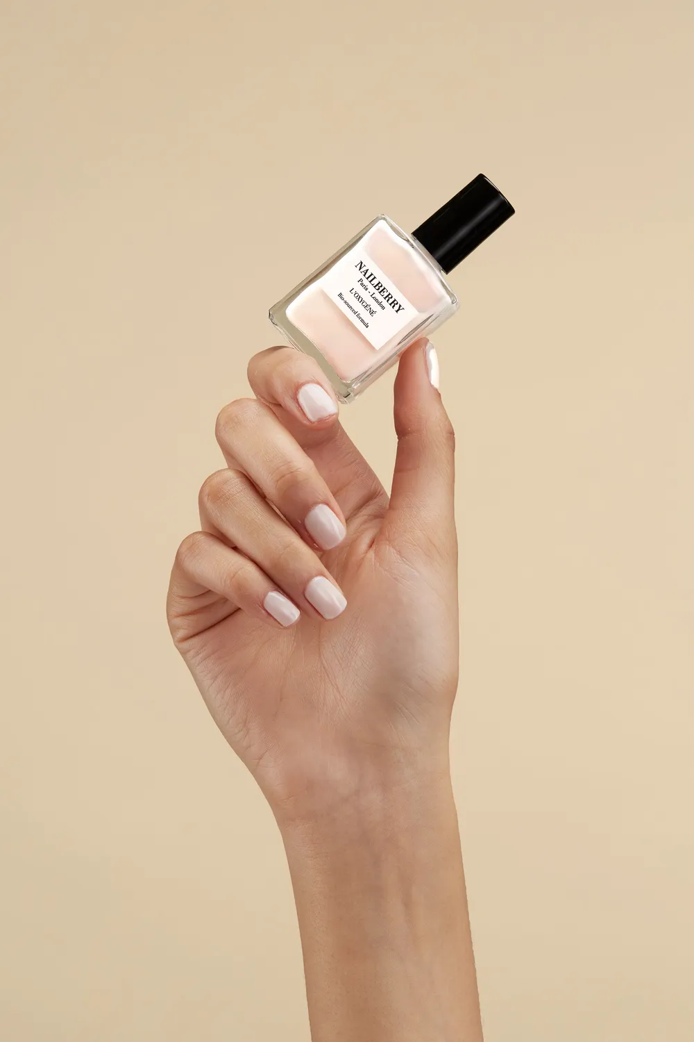 Nailberry Almond nagellack nude 14 ml täckande