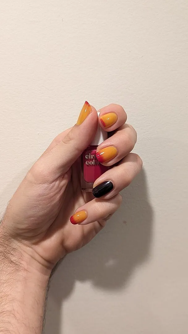 Cirque Colors Tequila Sunrise nagellack termisk matt