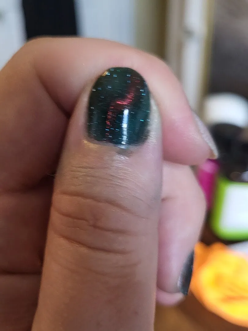 Cirque Colors Red Sprite nagellack magnetiskt turkos