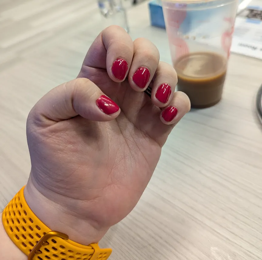 Cirque Colors Blushing Queens crème nagellack hallonrosa