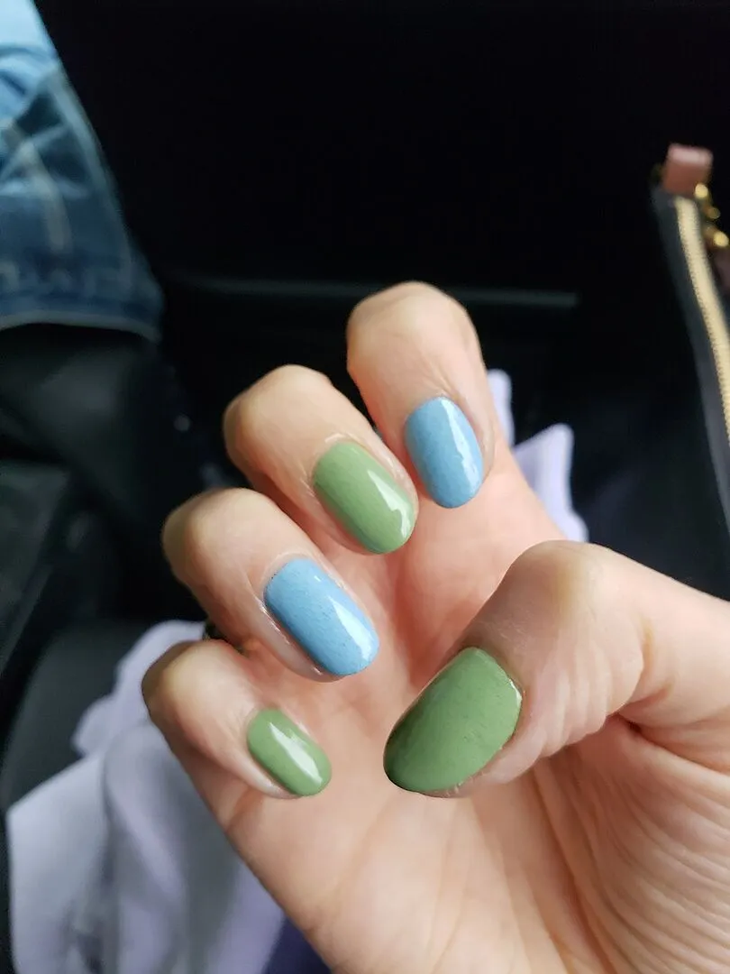 Cirque Colors Robin nagellack ljusblått svarta prickar