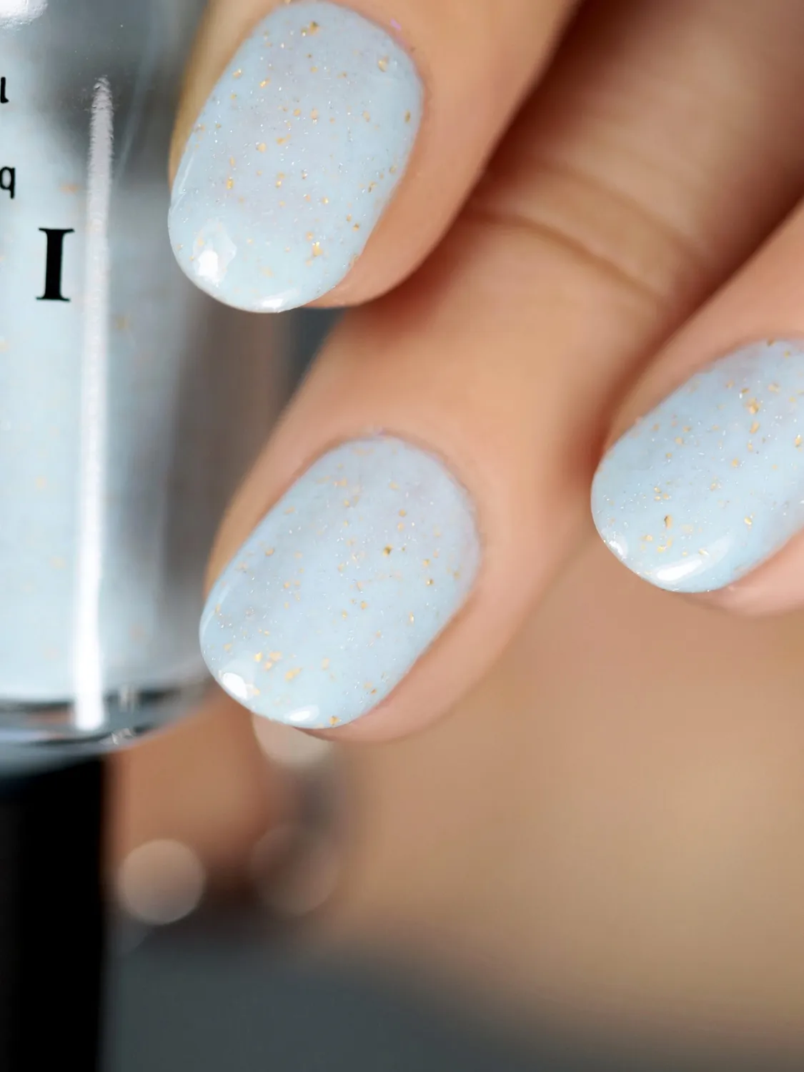 ILNP Snow Globe nagellack ljusblått holografiskt