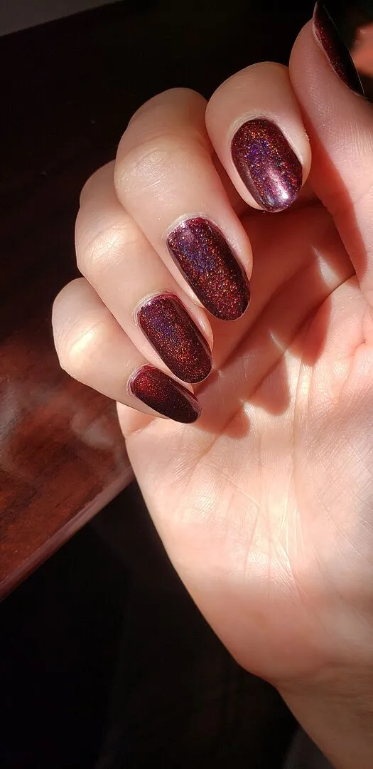 Cirque Colors Ambrosia nagellack holografisk röd