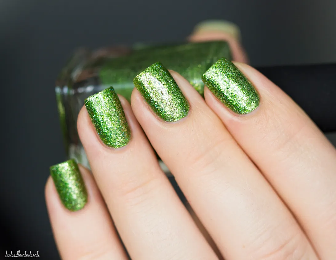 ILNP Limelight nagellack grön metallic