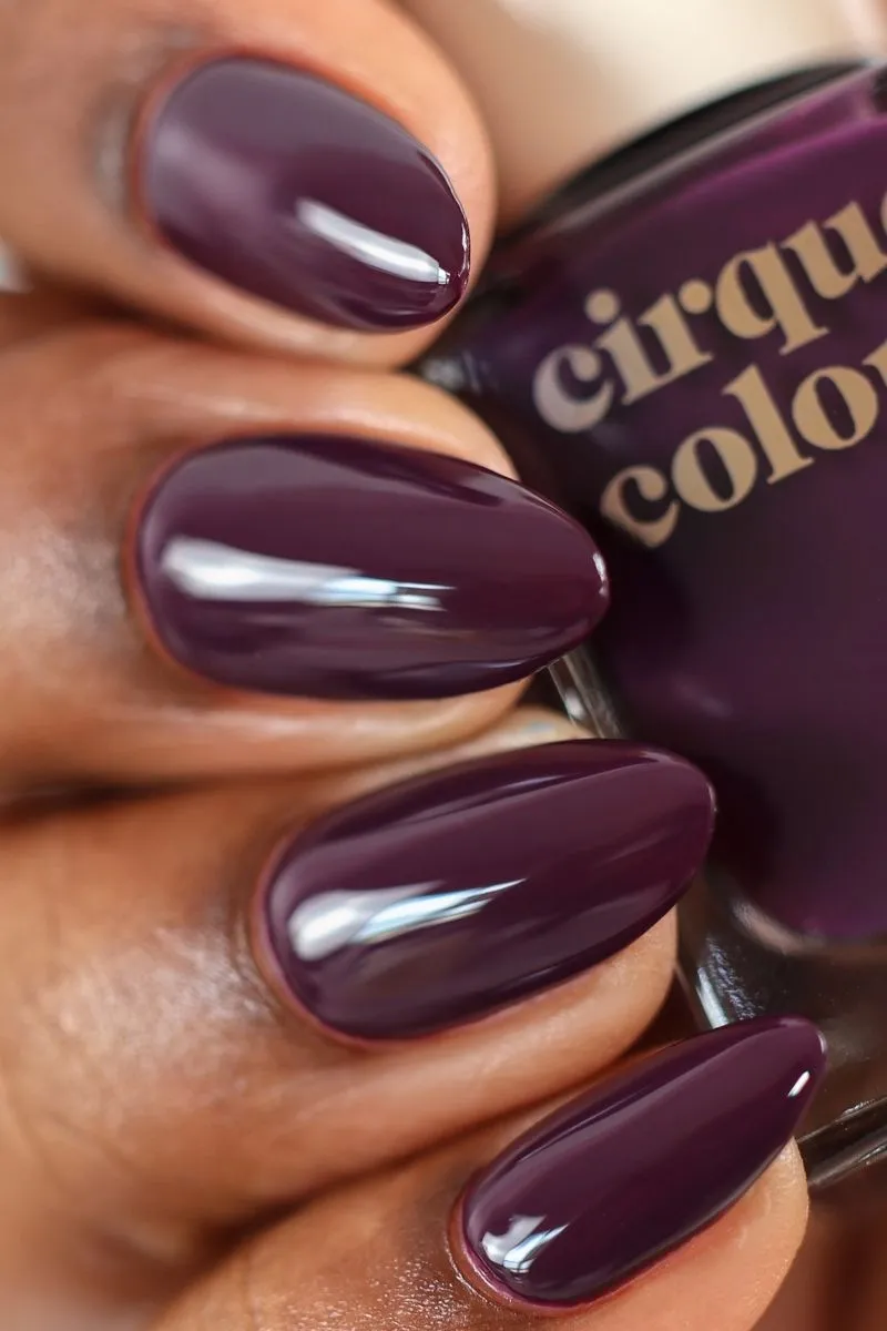 Cirque Colors La Vie Boheme nagellack mörklila crème