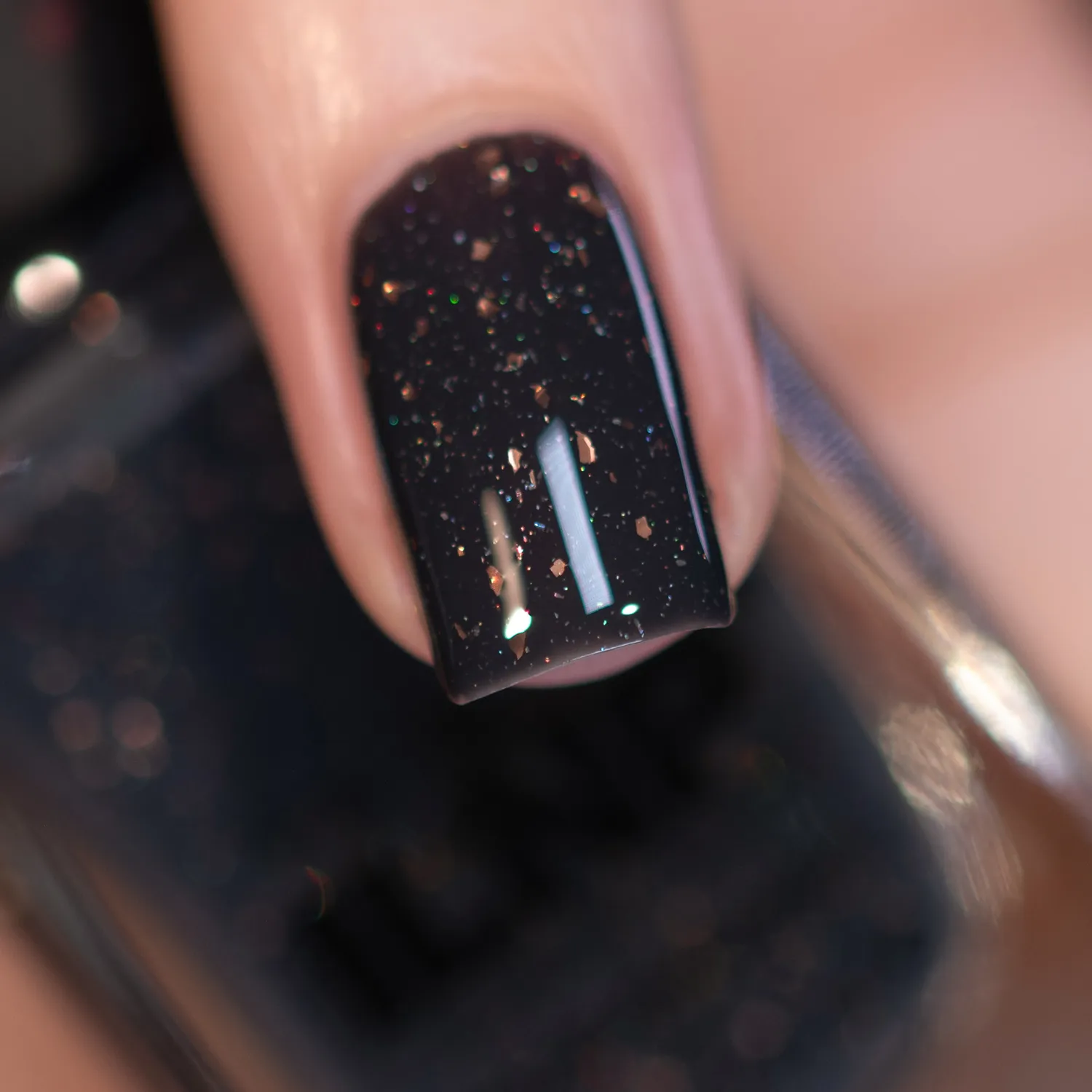 ILNP Stone Bridge nagellack grå kopparflakes