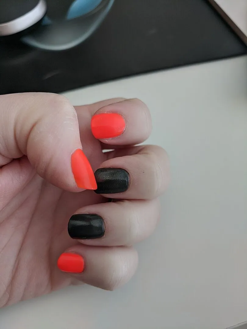 Cirque Colors Superfreak nagellack neonorange kräm
