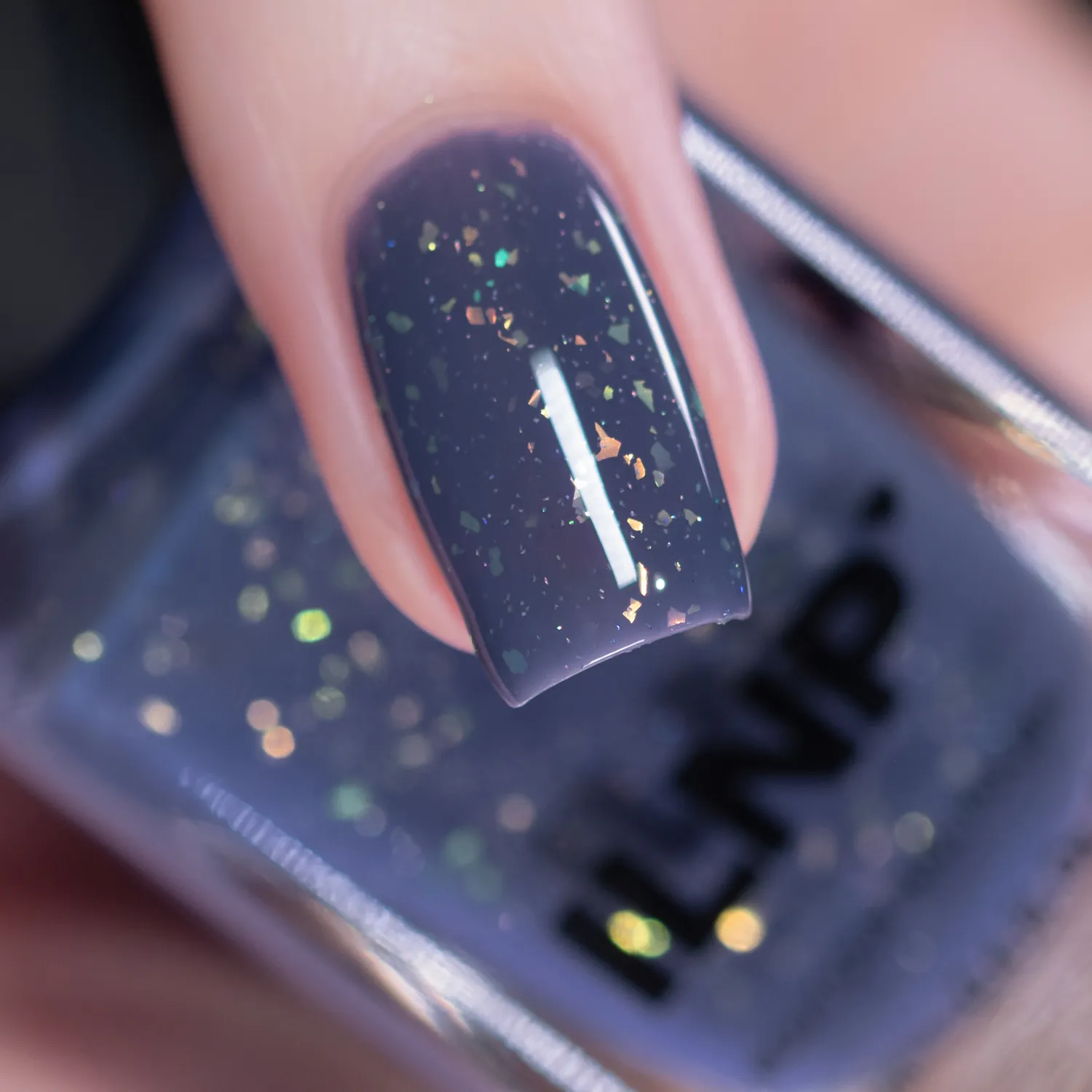 ILNP Starlight nagellack indigoblå flakie