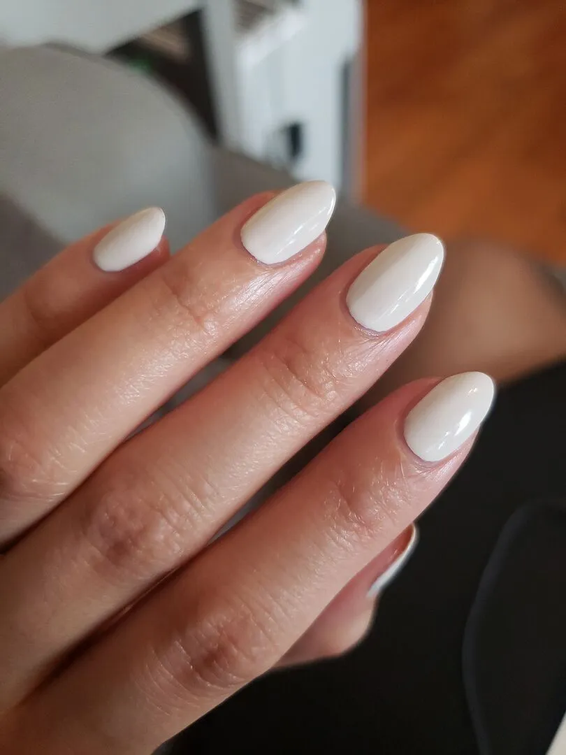 Cirque Colors Don't Forget the Cannoli nagellack beige-vit crème