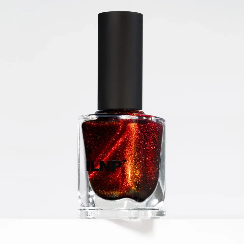 ILNP Trapped Poison nagellack magnetiskt blodrött