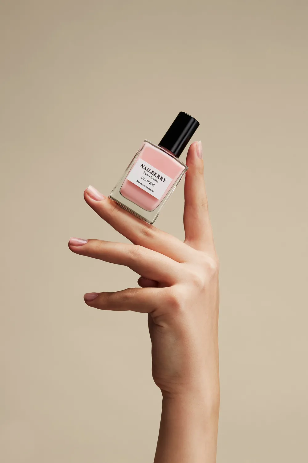 Nailberry Elegance nagellack 14 ml ljusrosa sheer