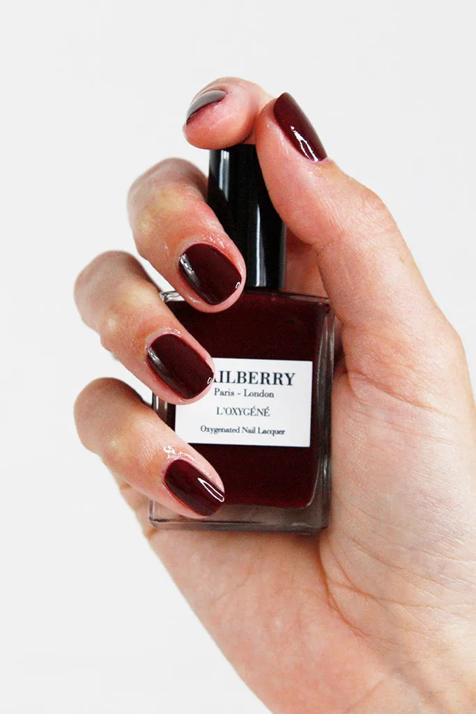 Nailberry Grateful nagellack 14 ml mörk bordeaux