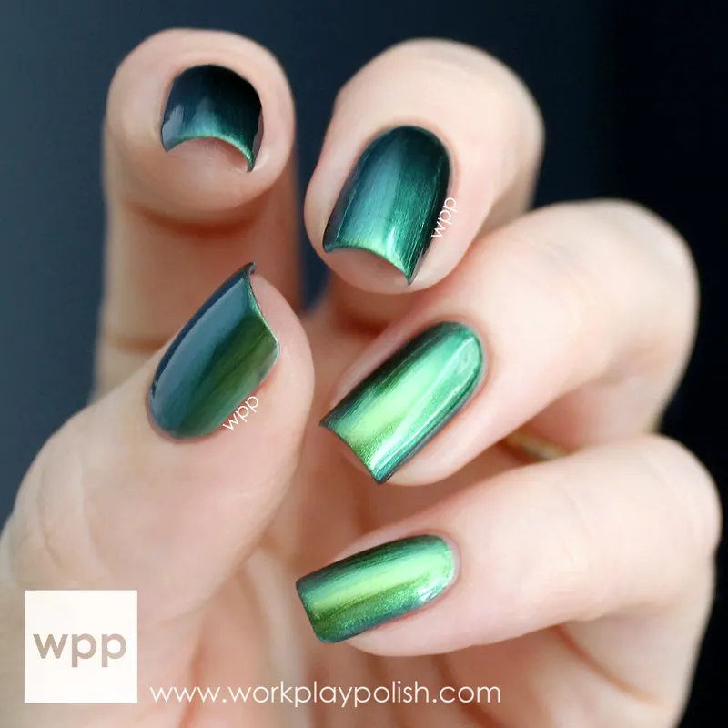 ILNP Reminisce Ultra Chrome nagellack grön-blå skiftande